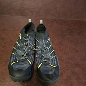 Body Glove Black and Yellow Athletic Shoes